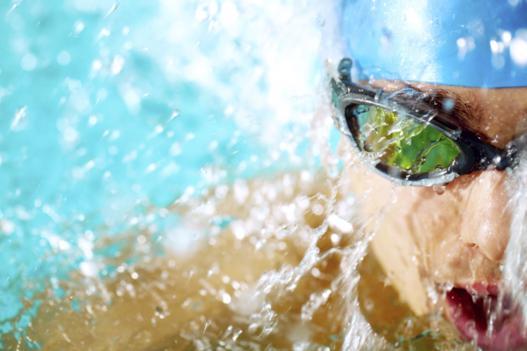 male-swimmer_527x351